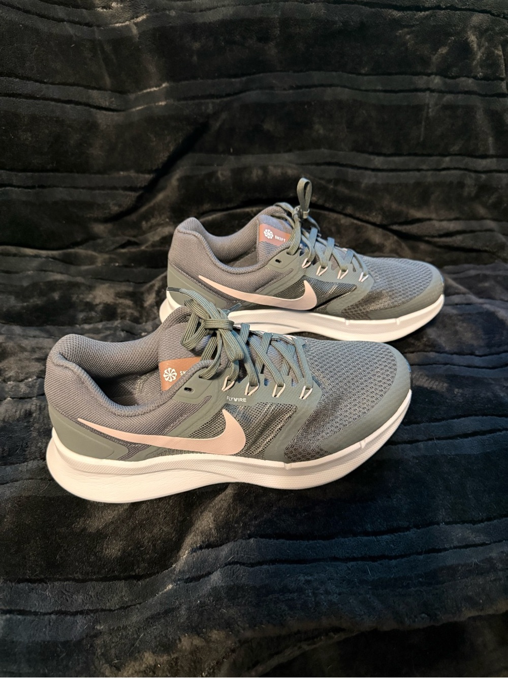 Nike Women’s Gray and Light Pink Sneakers